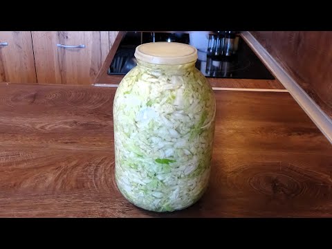 Видео: Быстрая квашеная капуста в банке!