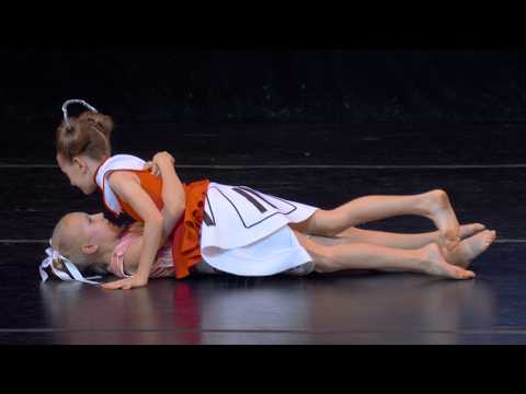 Видео: "Недоброе утро". Эстрадный танец. Возраст 7-9