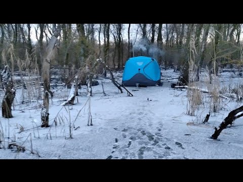 Видео: ПЕРВЫЙ ЛЁД. ВДВОЁМ С ЖЕНОЙ НА РЫБАЛКЕ В ПАЛАТКЕ! ОТДОХНУЛИ СУПЕР!