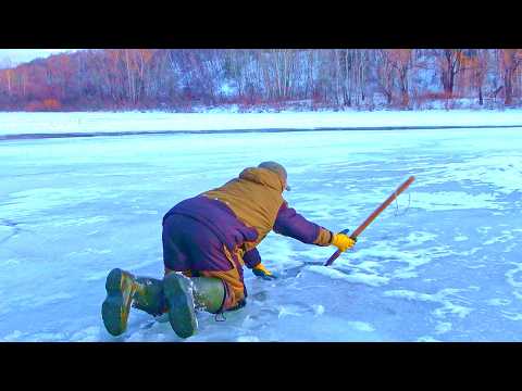 Видео: МЕШОК РЫБЫ И АДРЕНАЛИНА!! ОПАСНЫЙ И ЩЕДРЫЙ ПЕРВЫЙ ЛЁД 2024- 2025!