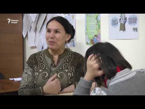 Видео: Синфи машваратӣ барои гирифторони синдроми Даун