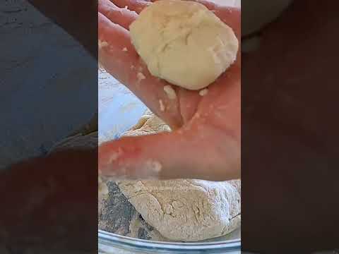 Видео: Нереально вкусная выпечка на кефире без яиц и масла!#shorts ,#выпечка ,#быстрое тесто