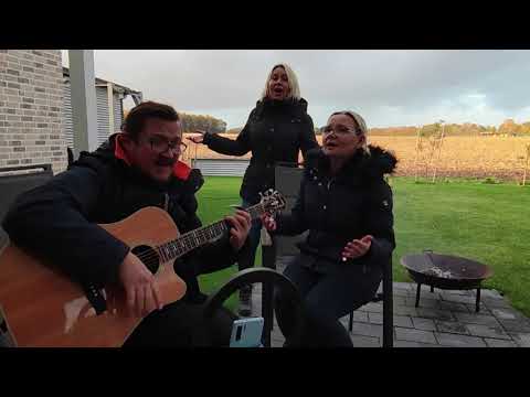 Видео: "Бегут года"  под гитару (Cover)- Сестры Марковы