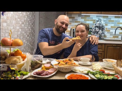 Видео: Мукбанг. Пицца с фрикадельками. А вы такое едите? @Галина Кухня