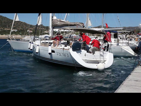 Видео: Ветер до 40 узлов. Швартовка. Южная Сардиния Италия. Май 2017