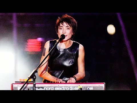 Видео: Земфира – Прогулка | Премия «Муз-ТВ» (Москва, 03.06.2011)