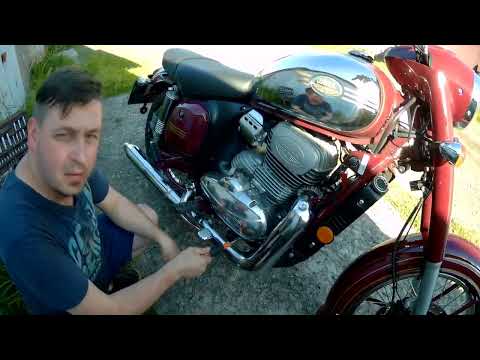 Видео: Jawa CL300 Замена Масла | oil change