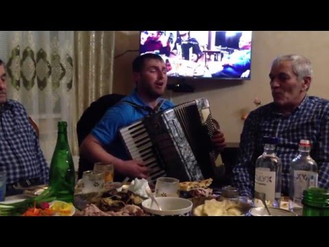 Видео: Родному Дахадаевскому району посвящается. Мухтар поет