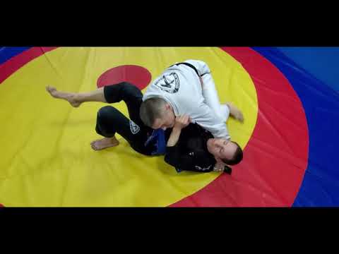 Видео: 7 удушений лапелом из Side Control - 7 lapel chokes from side control in BJJ - BLAKZ Team