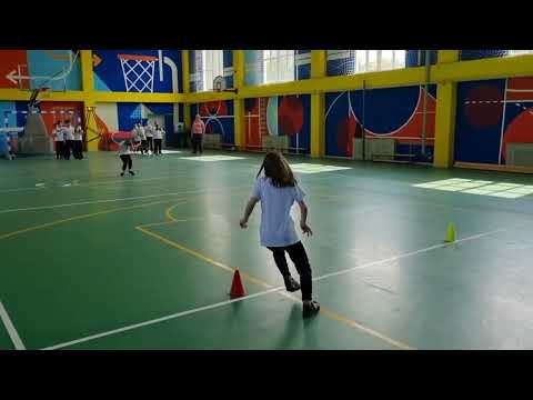 Видео: Урок физкультуры, по теме "Обзор и демонстрация подвижных игр" в 6 классе