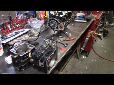 Видео: Установка верхнего поршня SEADOO RFI / CARB 951 787 717 657 587