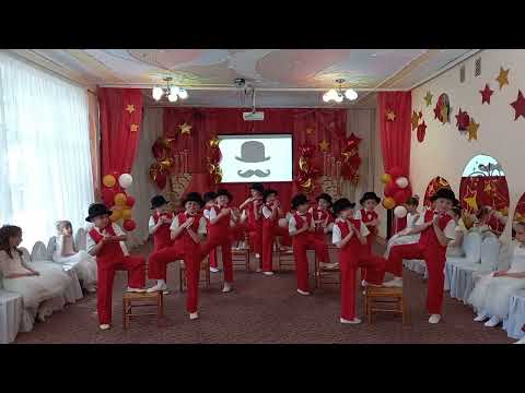 Видео: Танцующие шляпы. Танец на выпускной