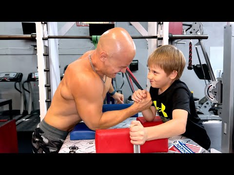Видео: Сильнейший 6-летний Пацан против Дени Монтана Заруба в Армрестлинге