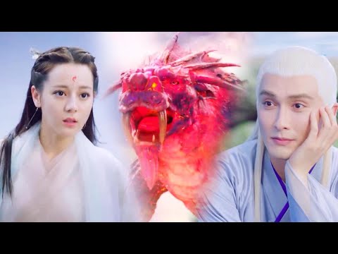 Видео: Император пришел спасти Фэн Цзю, ему не терпится снять с себя одежду.