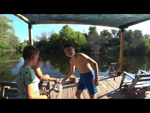 Видео: Рыбачим с плота. Река Арчеда.