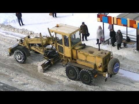 Видео: Грейдер ДЗ-180