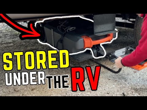 Видео: Гениальный автодом! Уникальный способ хранения переносного контейнера для сбора сточных вод