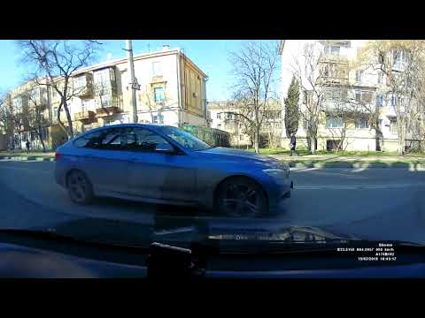 Видео: Неадекватная бабка в такси.
