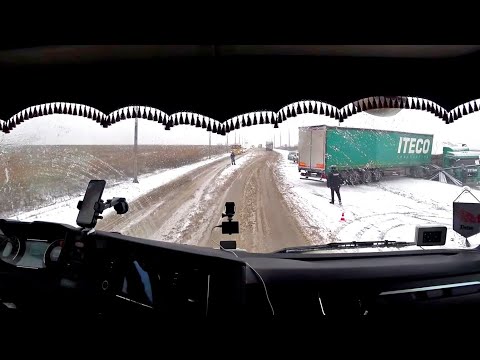 Видео: Фуры буксуют🚚Аварии.‼️Гололед. Волгоград засыпает снегом❄