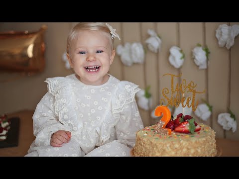 Видео: ДЕНЬ РОЖДЕНИЯ ЭМИЛИ! 2 ГОДА!