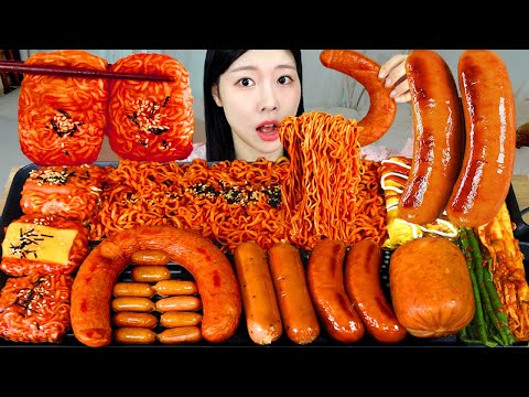 Видео: АСМР МУКБАНГ| Обертка из рисовой бумаги с огненной лапшой. Kielbasa, Вена, Фрэнк Колбаса. омлеты.