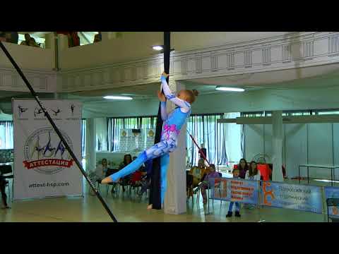 Видео: Aerial loop воздушная гимнастика  Сивкова Елена