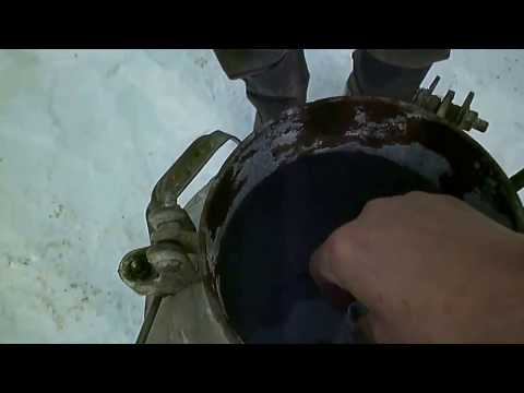 Видео: Заправляем ацетиленовый генератор.
