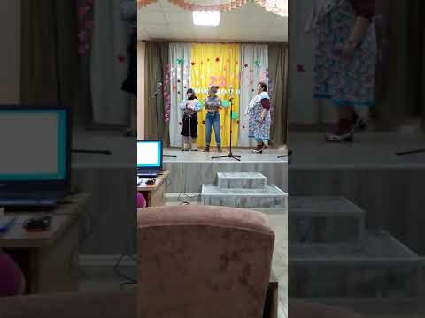 Видео: сценка "Как сынка родная мать провожала"