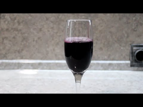 Видео: Вино из черники часть 2. Как приготовить вино из черники полный рецепт.