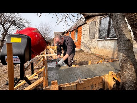 Видео: Он простоит тысячу лет!!! Залил фундамент для кухни вместе с братьями!