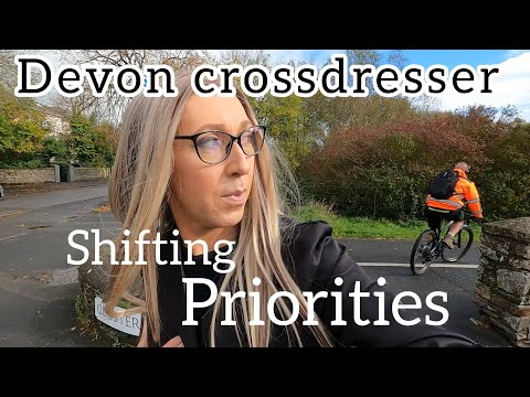 Видео: Сделав перерыв, CD Minxy размышляет.