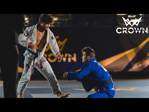 Видео: Исаак Додерляйн против Фабрисио Андрея