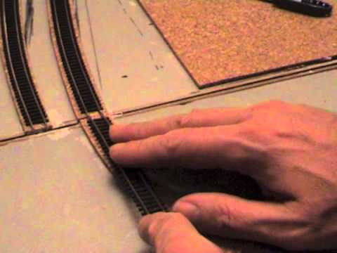 Видео: Укладка рельс на стыке модулей