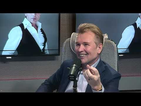 Видео: Александр Малинин на "Дорожном радио"