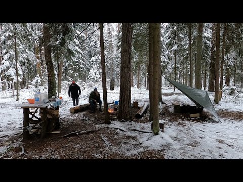 Видео: Осенний поход в лес | Снегопад | Палатка с печкой | #hottent