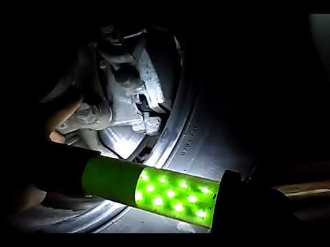 Видео: Пассат Б6 снятие рулевой рейки.