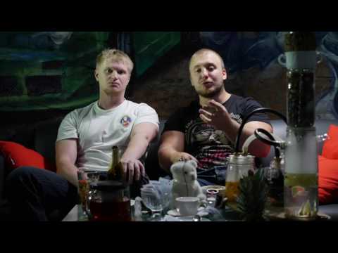 Видео: Почему надо начинать долбить стероиды в 14 лет? Качки-дурачки.