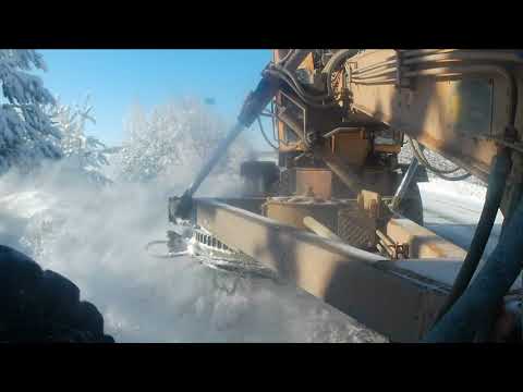 Видео: Грейдер Дз 143 чистка обочины