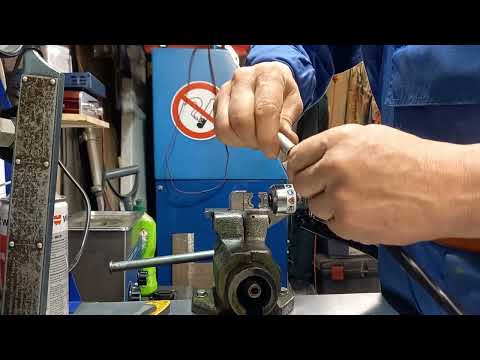 Видео: Пресс ПГРс-70(КВТ) в действии. Обжимаем наконечники на кабеле 35мм2. Солнечный инвертор 3kW #243