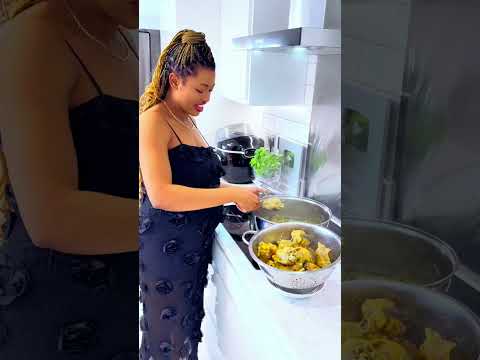 Видео: Сегодня я приготовила вкуснейшее рагу из индейки 🦃 с помидорами 🍅 🍲 😋