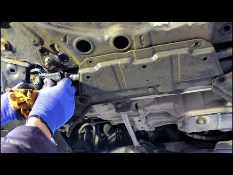 Видео: Замена втулок и стоек переднего стабилизатора  Тойота Королла 2008 1,6  Toyota Corolla
