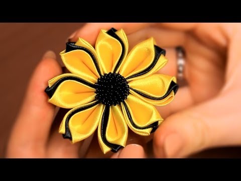 Видео: Цветок Канзаши из тройных лепестков ✄ Kulikova Anastasia