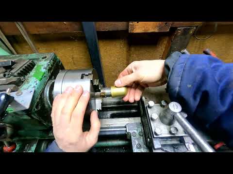 Видео: Нарезка трубной резьбы 3/4 дюйма на ТВ- 4 (с размыканием маточной гайки).