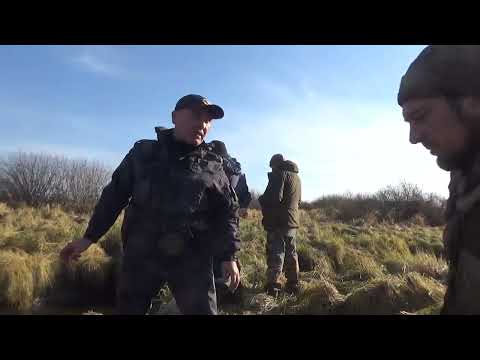 Видео: браконьер в законе!!! как егерь из шелаболихи под прикрытием рыбу ловит!!!!