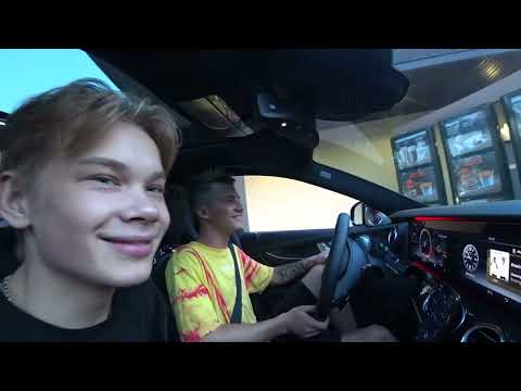 Видео: Дни в Москве. Обзор AMG E63S. Стреляю из Deagle. Картинг. Вкусно и точка.