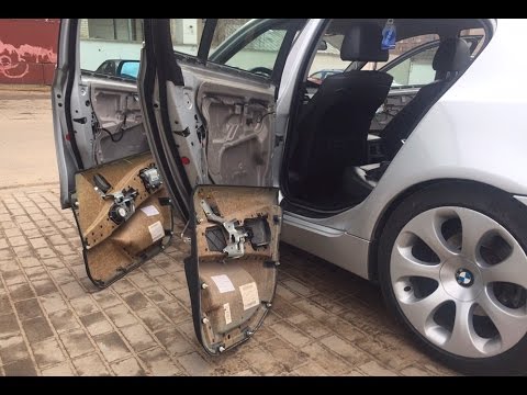 Видео: BMW E60 Замена дверных карт