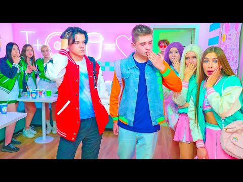 Видео: МАЛЬЧИКИ КРАСАВЧИКИ В ШКОЛЕ BUNNY- ПАРНЕЙ Z БОЛЬШЕ НЕТ!!! КОМУ ДОСТАНУТСЯ ДВА КРАША? ДИАНА В ШОКЕ!!!