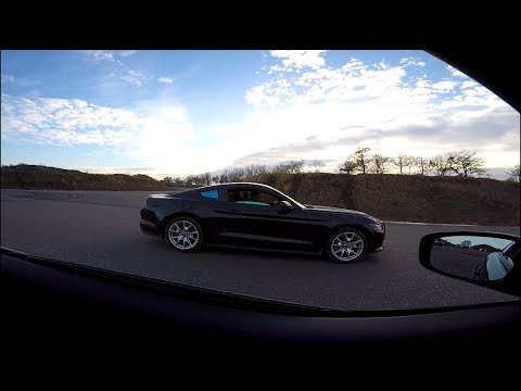 Видео: Ford (Mustang)    vs     Infiniti G37s ...  "Американская Ракета  "