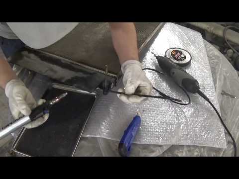 Видео: Кузовной ремонт. Пайка пластика радиатора.