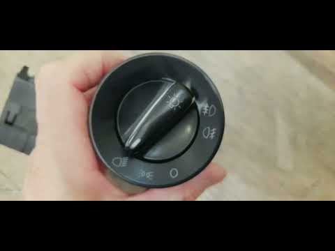 Видео: Ремонт блока переключателя света Шкода Октавия А4..